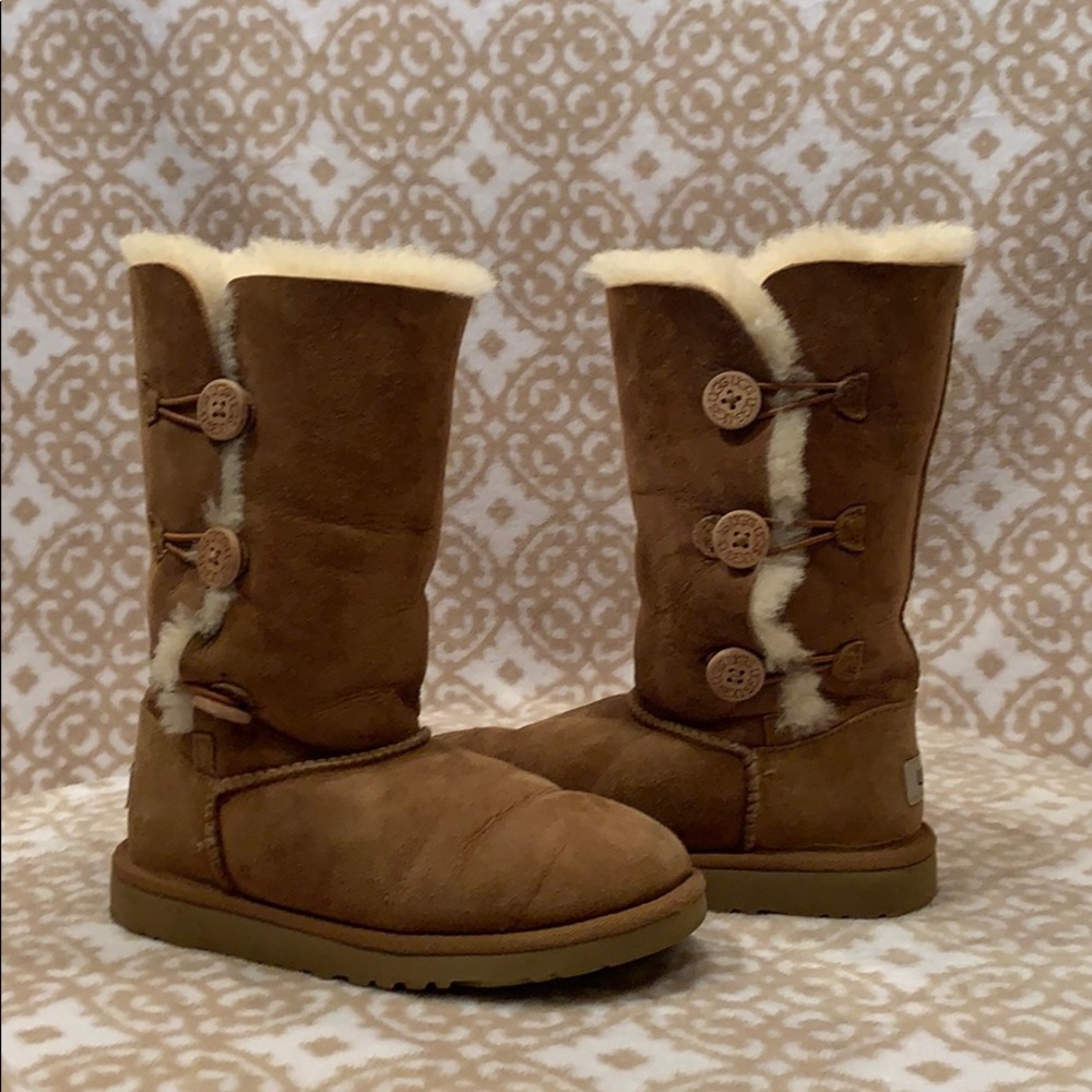 Genuine Ugg Chestnut Bailey Button Shearling Boot - image 2